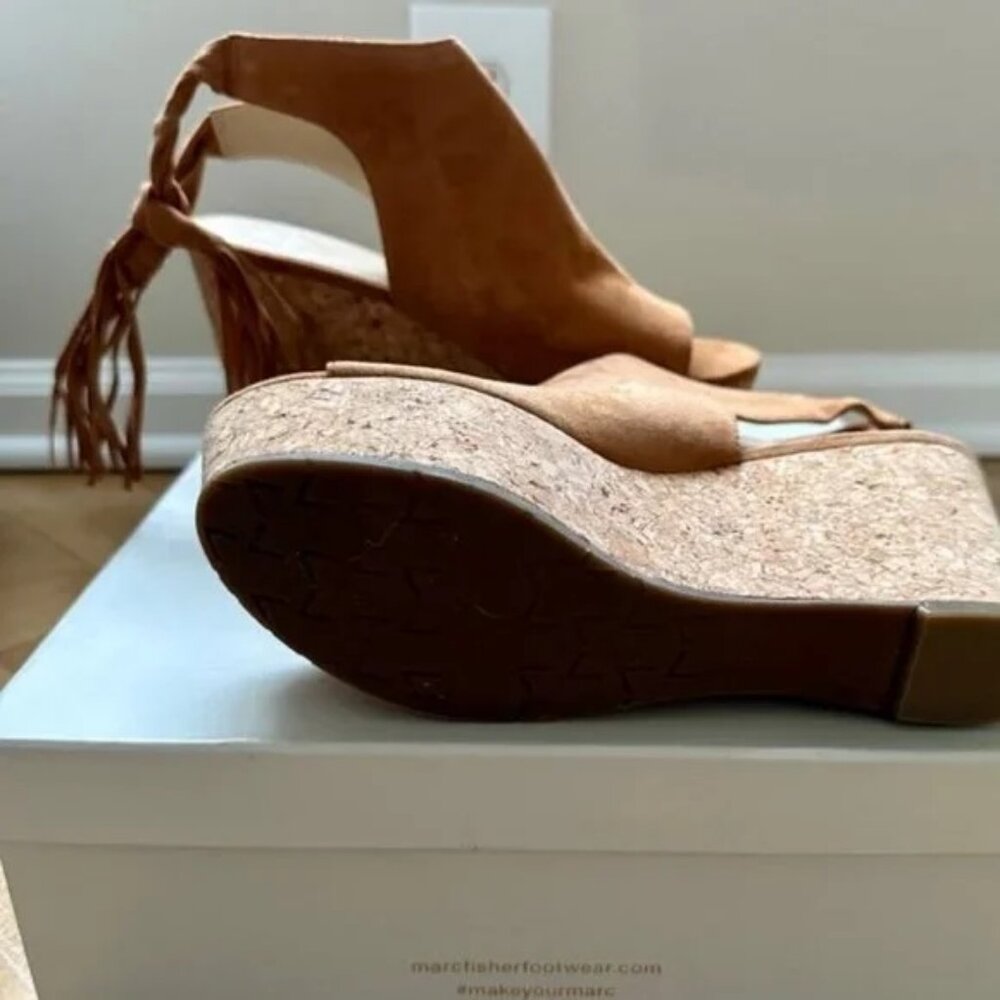 NEW IN BOX MARC FISCHER SUEANN WEDGE SANDAL COGNAC SUEDE FRINGE TIE BACK SZ 7.5 - Picture 10 of 10